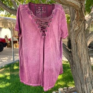 Torrid faux lace up T-shirt size 2 in GUC